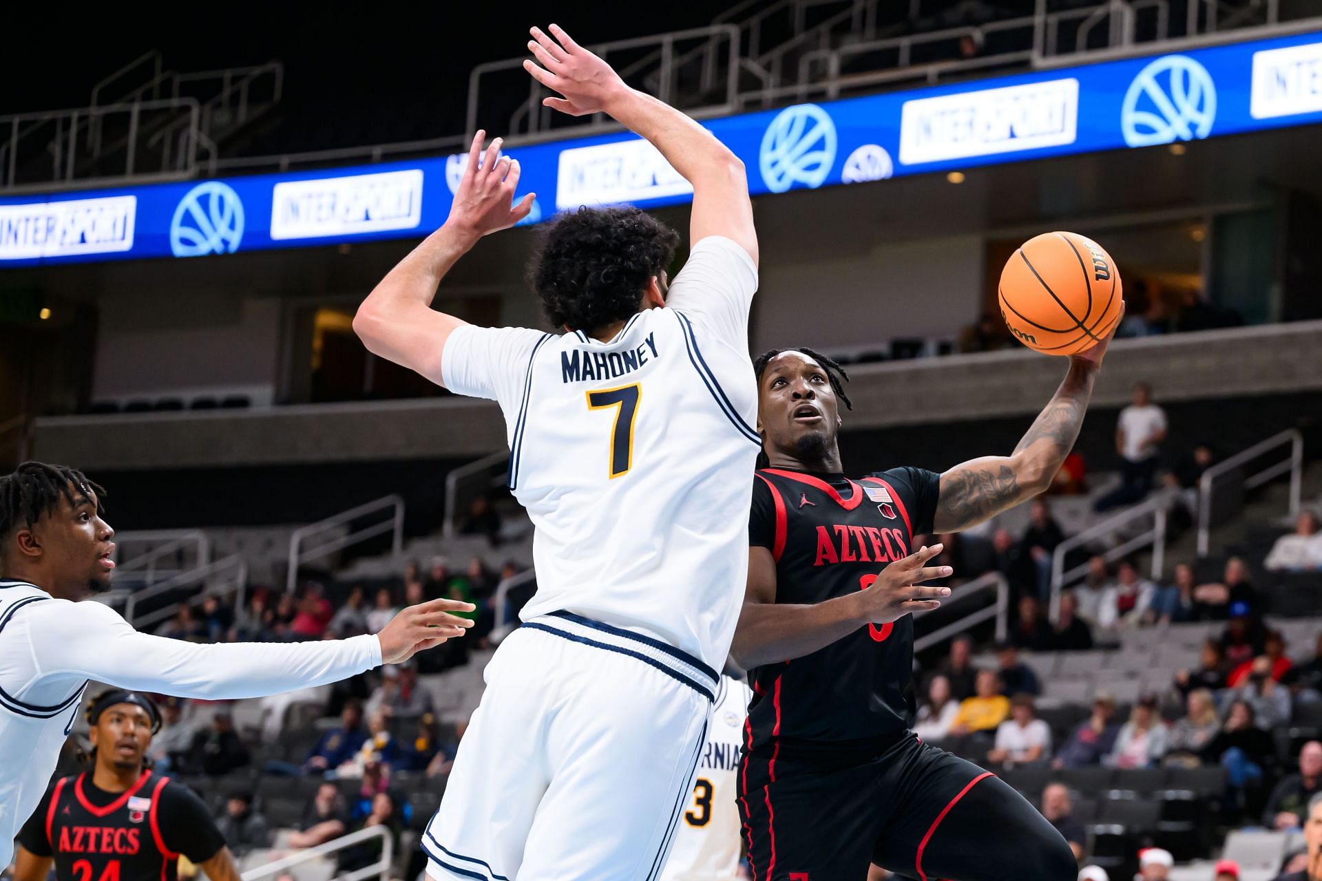 Hoops fans react to UC Diego commit Uriah Tenette’s impressive jump shot