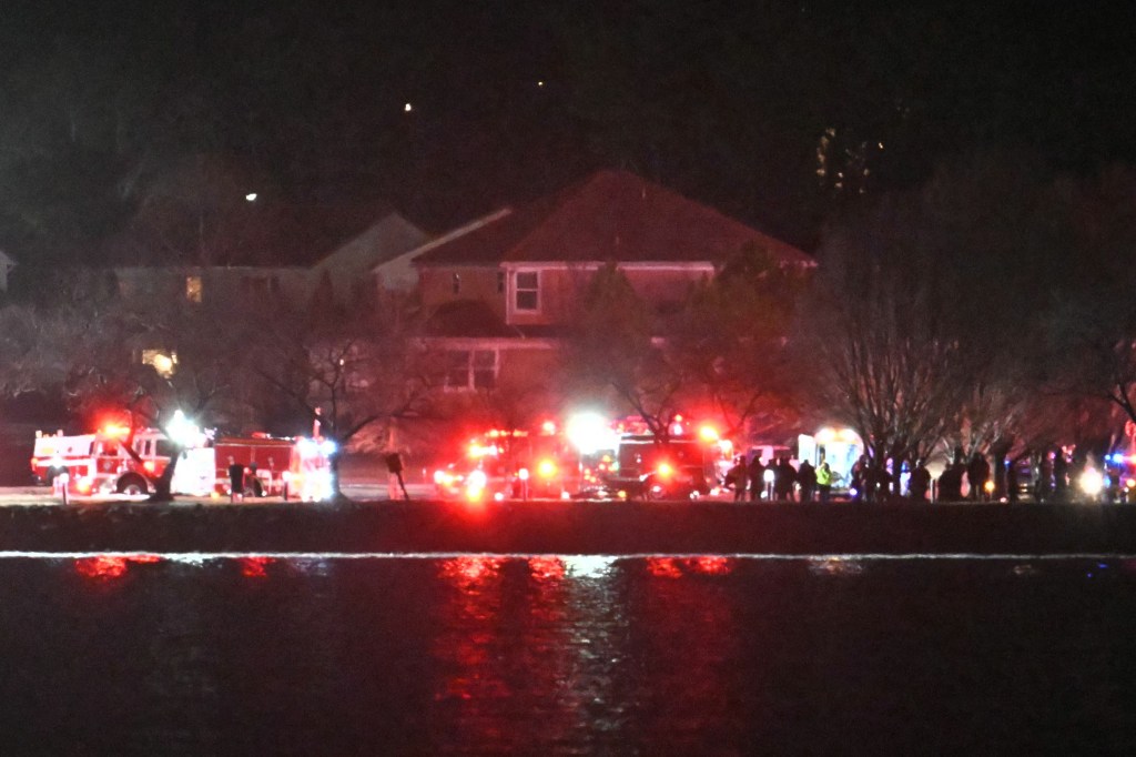 60-Passenger Commuter Plane & Blackhawk Helicopter Crash Over Potomac River