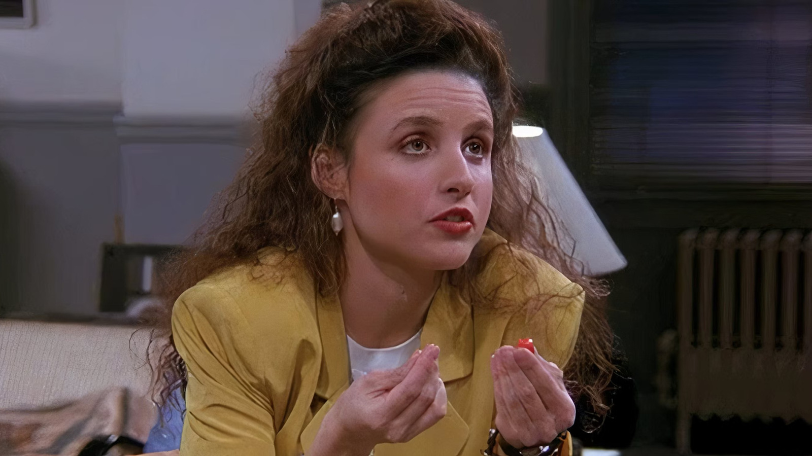 Why Elaine Is Missing From Two Seinfeld Episodes In Season 4