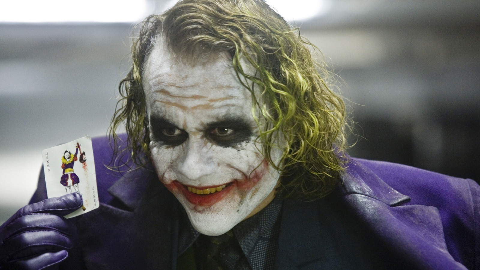 The Chilling Book Christopher Nolan Gave Heath Ledger To Prepare As The Joker